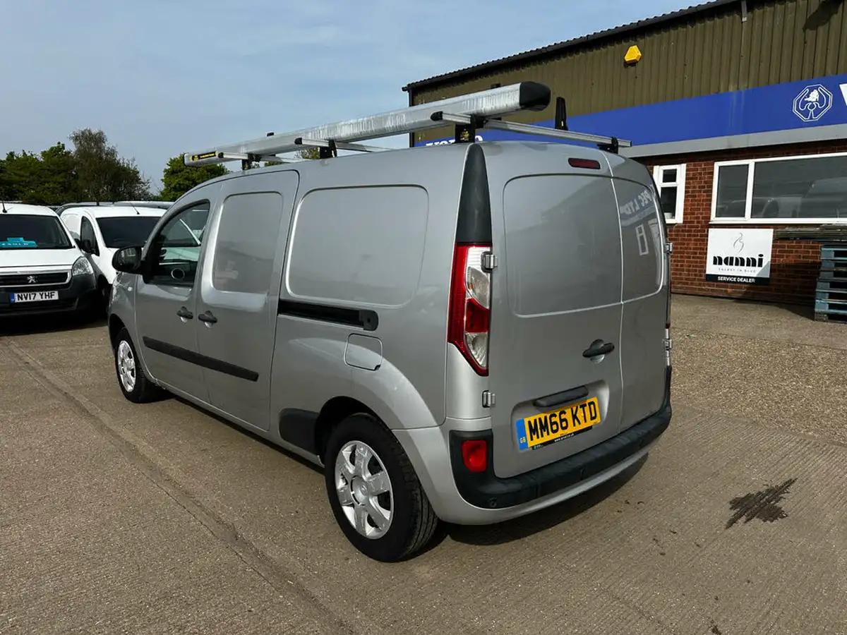 2017-renault-kangoo-maxi-15td-ll21-energy-dci-110-maxi-business-panel-big-5
