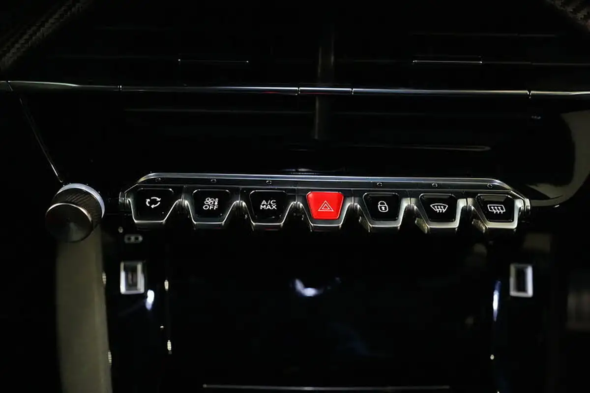 2021-peugeot-2008-suv-12-puretech-allure-premium-130bhp-eat8-big-40