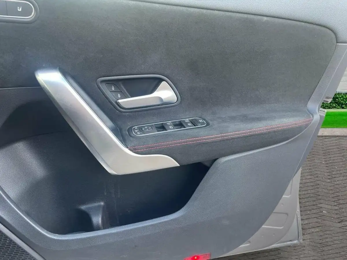 2019-mercedes-benz-a-class-13-a200-amg-line-executive-hatchback-5d-7g-dct-big-19