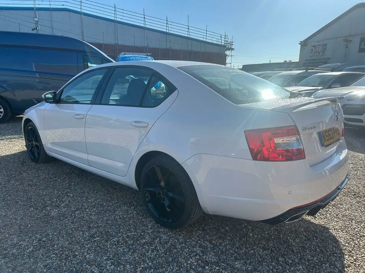2014-skoda-octavia-20-vrs-hatchback-big-4