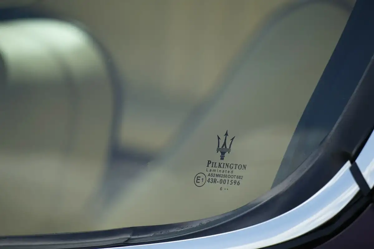 2007-maserati-quattroporte-42-auto-big-32
