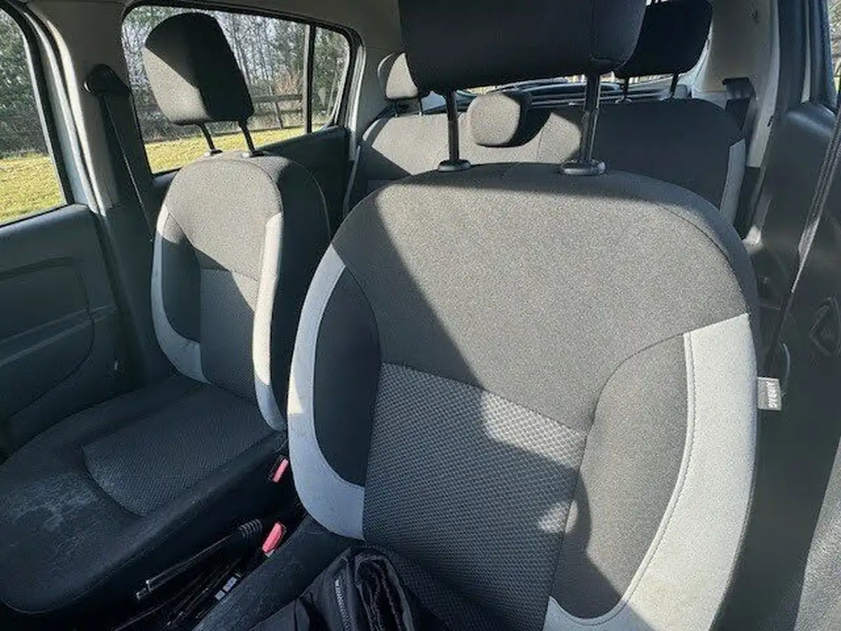 2013-dacia-sandero-12-ambiance-big-10