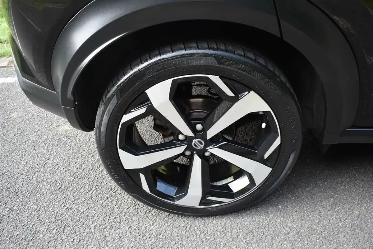 2021-nissan-juke-10-dig-t-tekna-dct-big-30