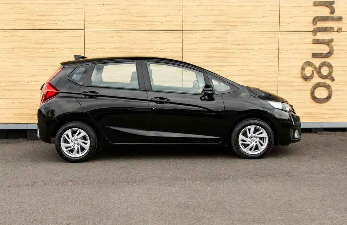 2015-honda-jazz-13-i-vtec-se-cvt-big-11