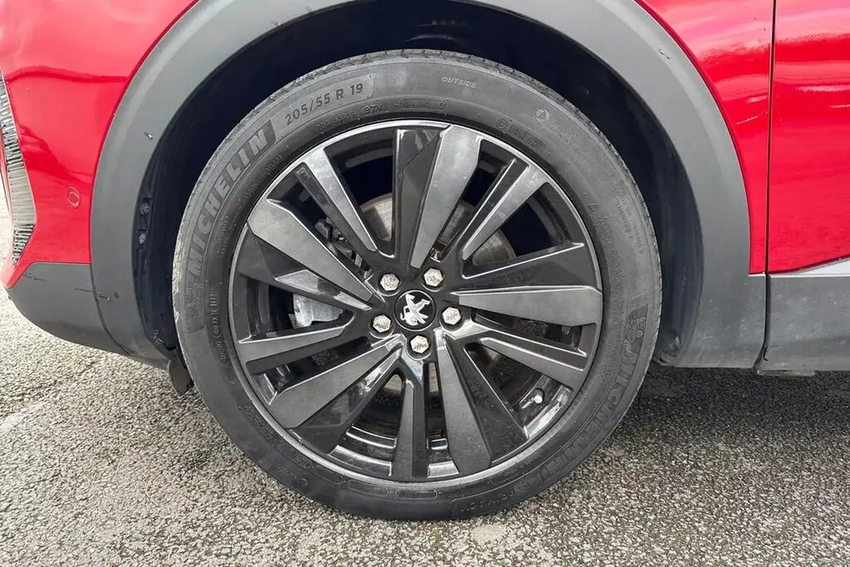 2022-peugeot-3008-suv-16-puretech-gt-225bhp-hybrid-e-eat8-big-11