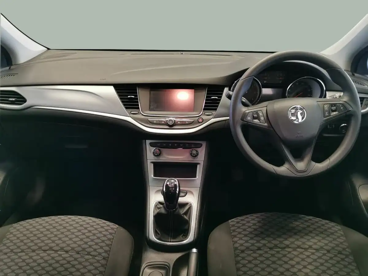 2019-vauxhall-astra-16cdti-design-110ps-ss-ecotec-blueinjection-hatchback-big-5