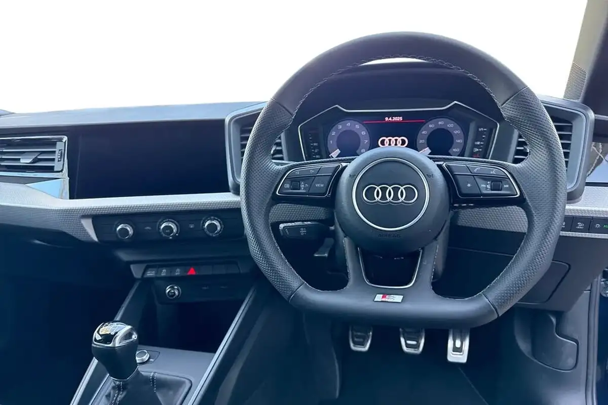 2024-audi-a1-10-30-tfsi-black-edition-116ps-big-17