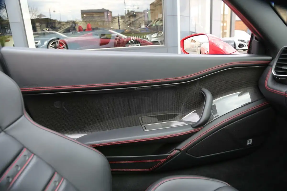 2015-ferrari-458-45-italia-big-20