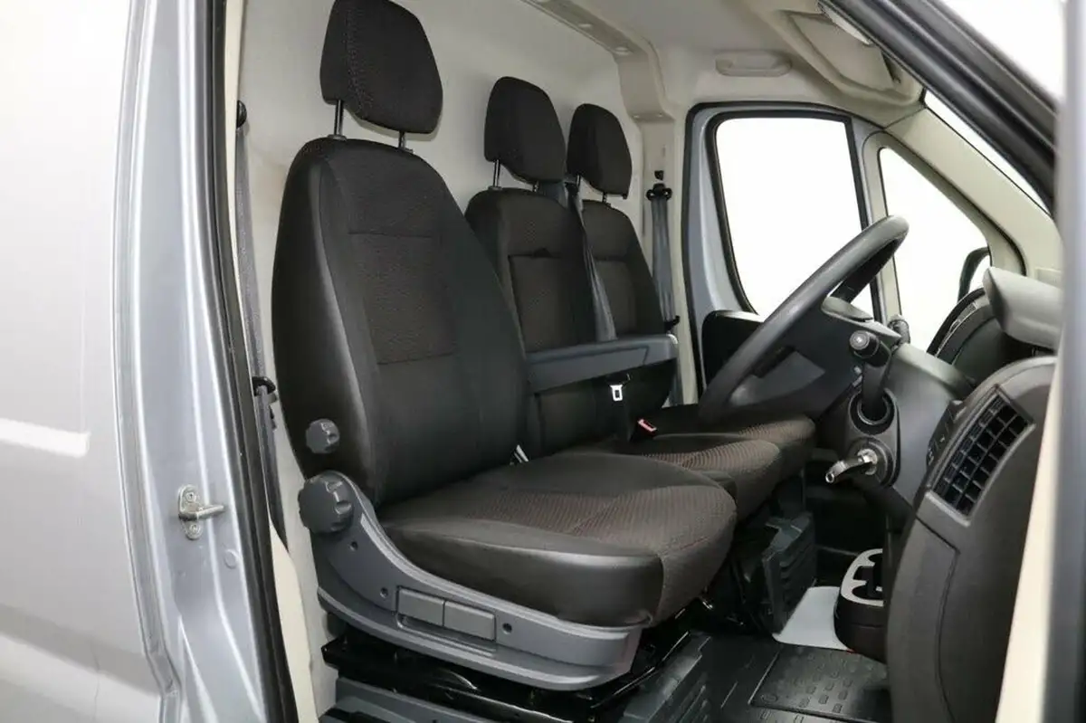 2023-peugeot-boxer-22-bluehdi-professional-premium-435-l4h2-big-23