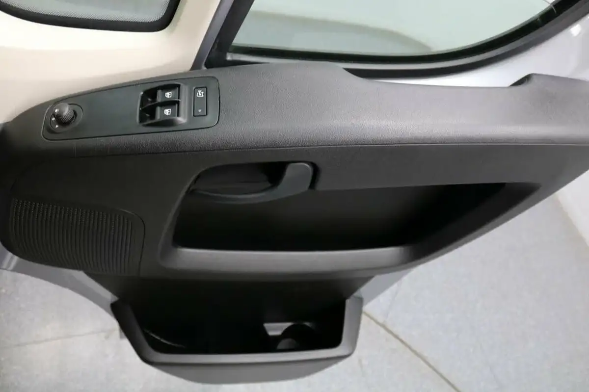 2023-peugeot-boxer-22-bluehdi-professional-premium-435-l4h2-big-47