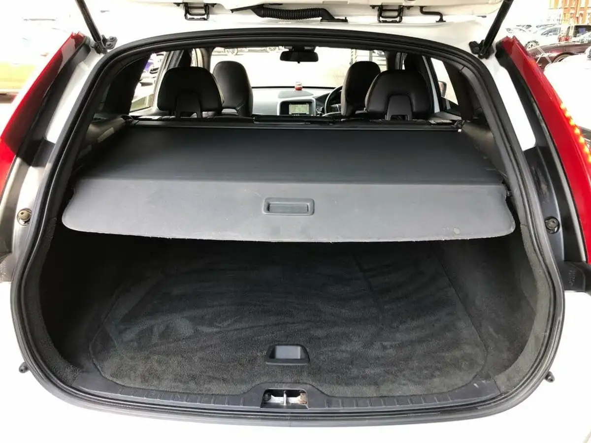 2014-volvo-xc60-24td-d5-r-design-215bhp-geartronic-big-20