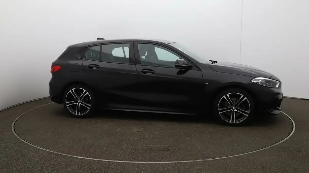 2022-bmw-1-series-15-118i-m-sport-lcp-big-48
