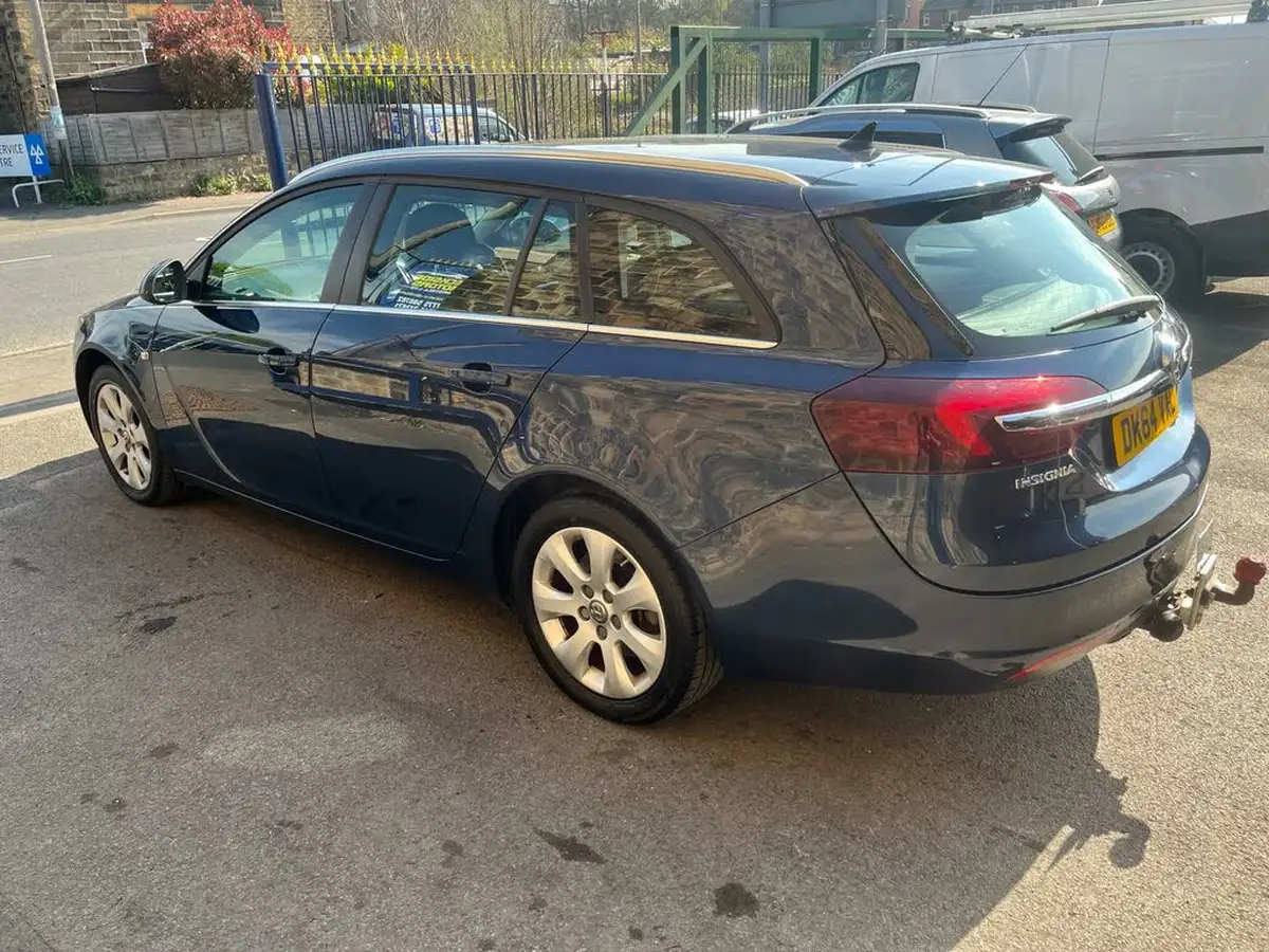 2014-vauxhall-insignia-sports-tourer-20cdti-design-163ps-navss-ecoflex-big-5