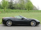 2010-ferrari-california-43-small-78
