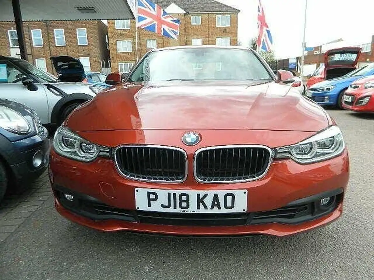2018-bmw-3-series-20-320i-se-saloon-4d-big-11