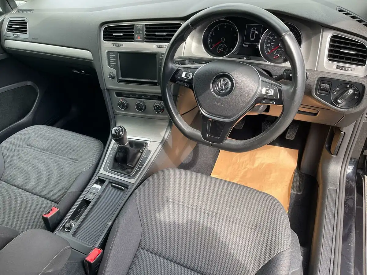 2015-volkswagen-golf-14-match-5d-big-14