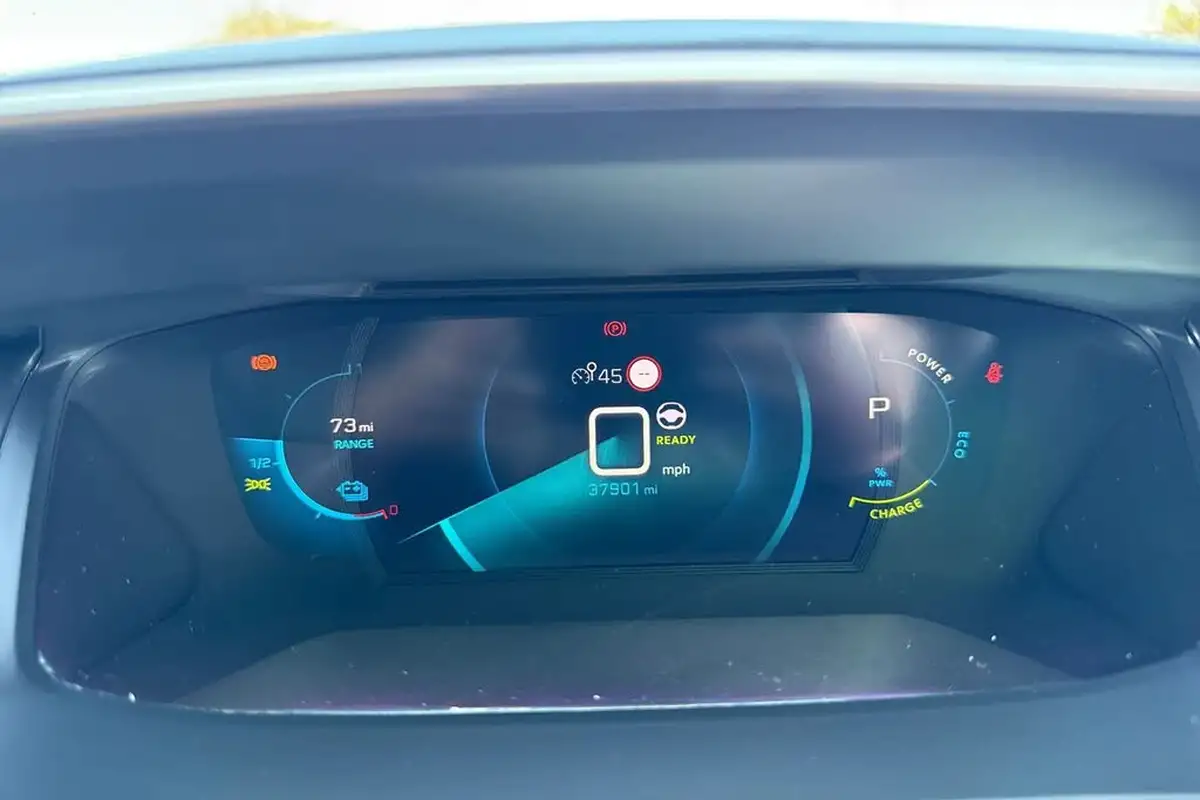 2021-peugeot-2008-suv-e-gt-premium-big-45
