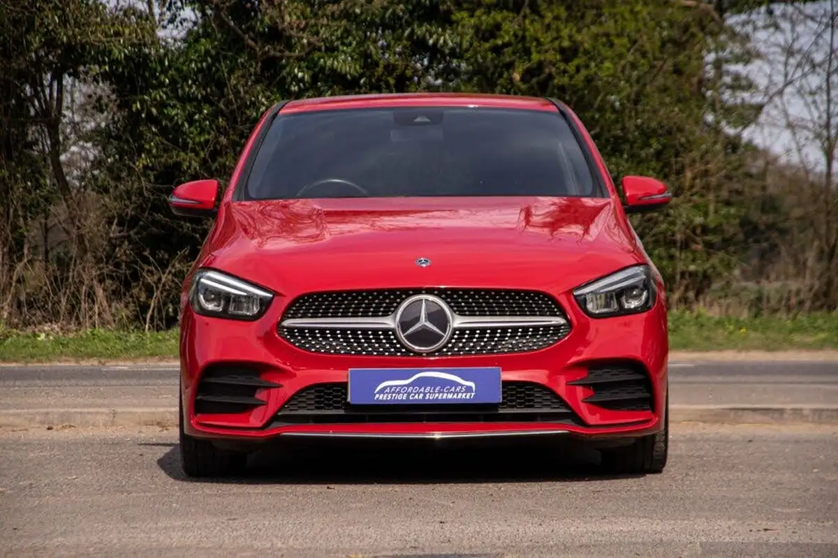 2020-mercedes-benz-b-class-13-b180-amg-line-7g-dct-big-3