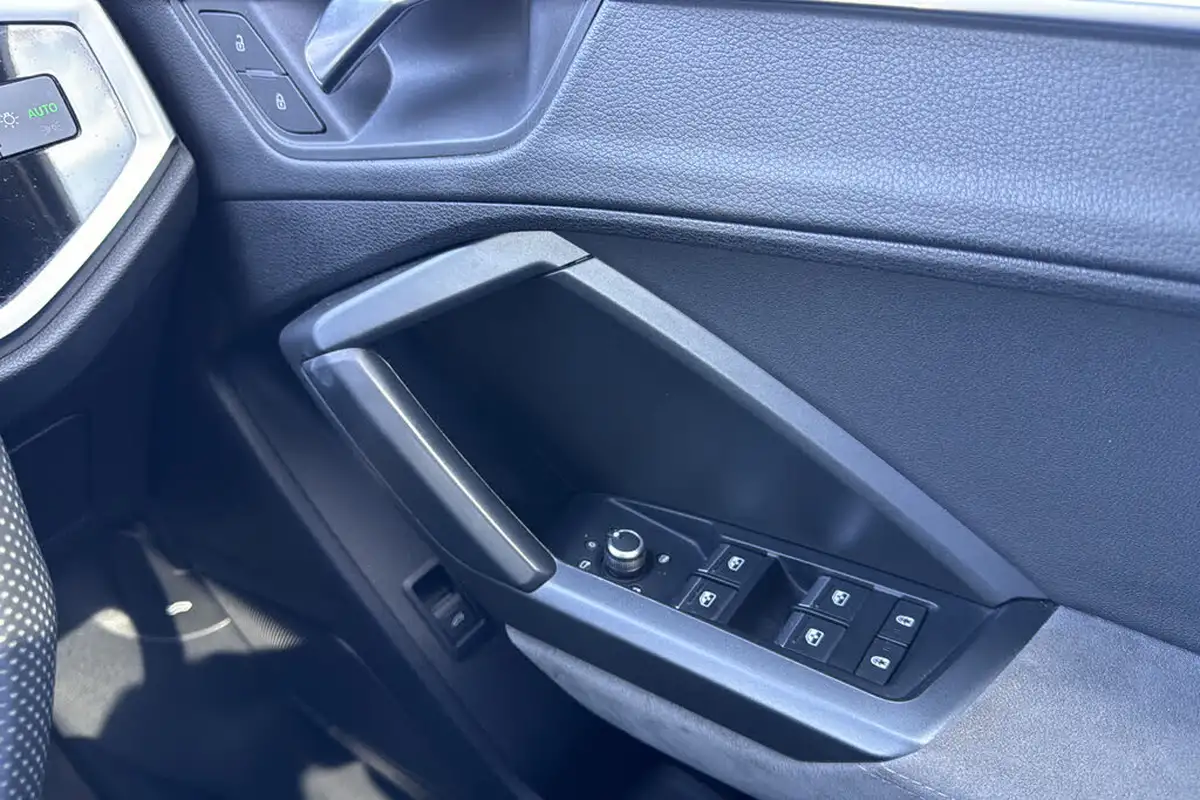 2019-audi-q3-20-35-tdi-vorsprung-station-wagon-big-39