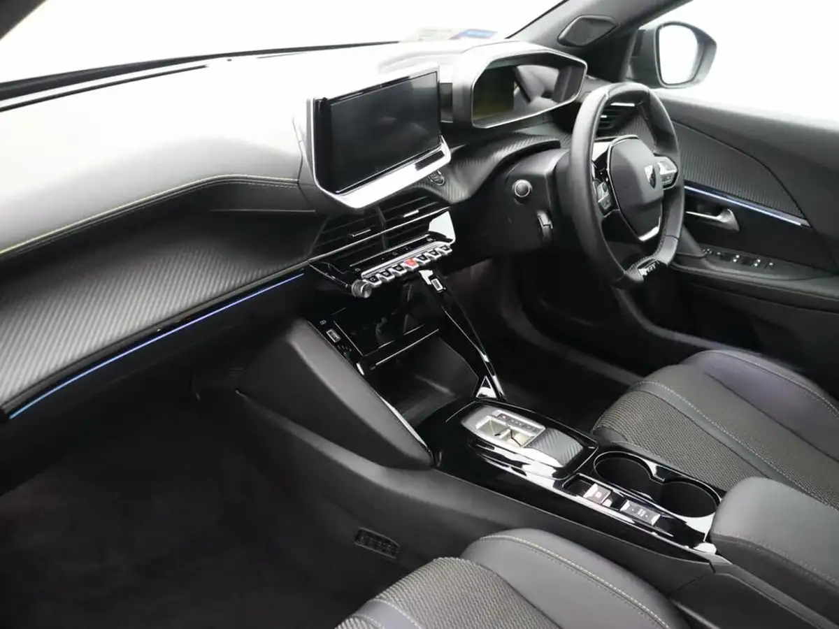2024-peugeot-2008-suv-e-gt-136ps-50kwh-big-11