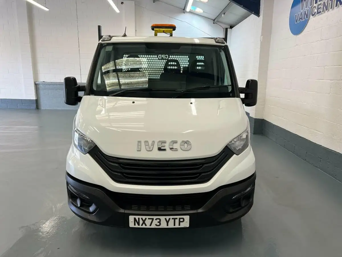 2023-iveco-daily-s-class-23td-35s14-3000-chassis-cab-big-3