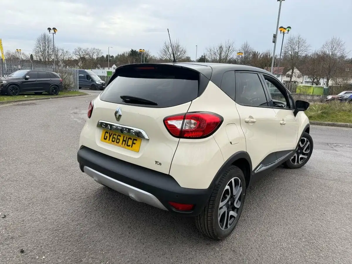 2016-renault-captur-09-signature-nav-big-2
