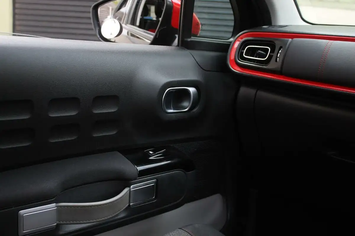 2020-citroen-c3-12-puretech-flair-plus-83ps-big-29