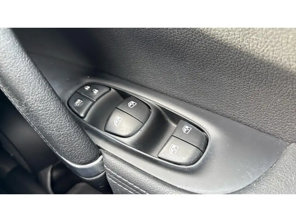 2020-nissan-qashqai-13-dig-t-tekna-160ps-big-30