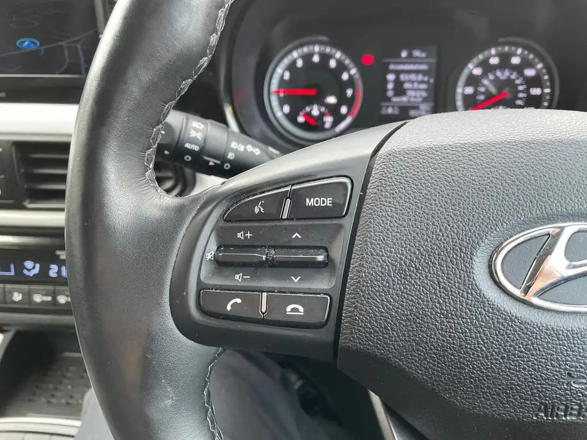 2022-hyundai-i10-10-premium-big-15