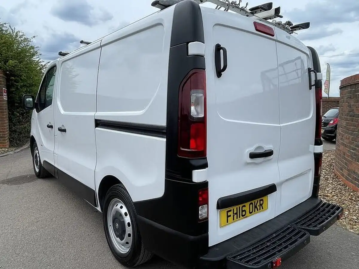 2016-vauxhall-vivaro-16cdti-2900-ecoflex-l1h1-90ps-panel-van-big-8