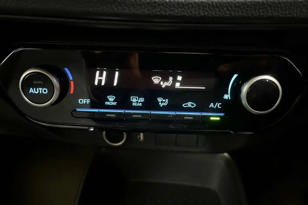 2023-toyota-aygo-x-10-vvt-i-edge-big-18