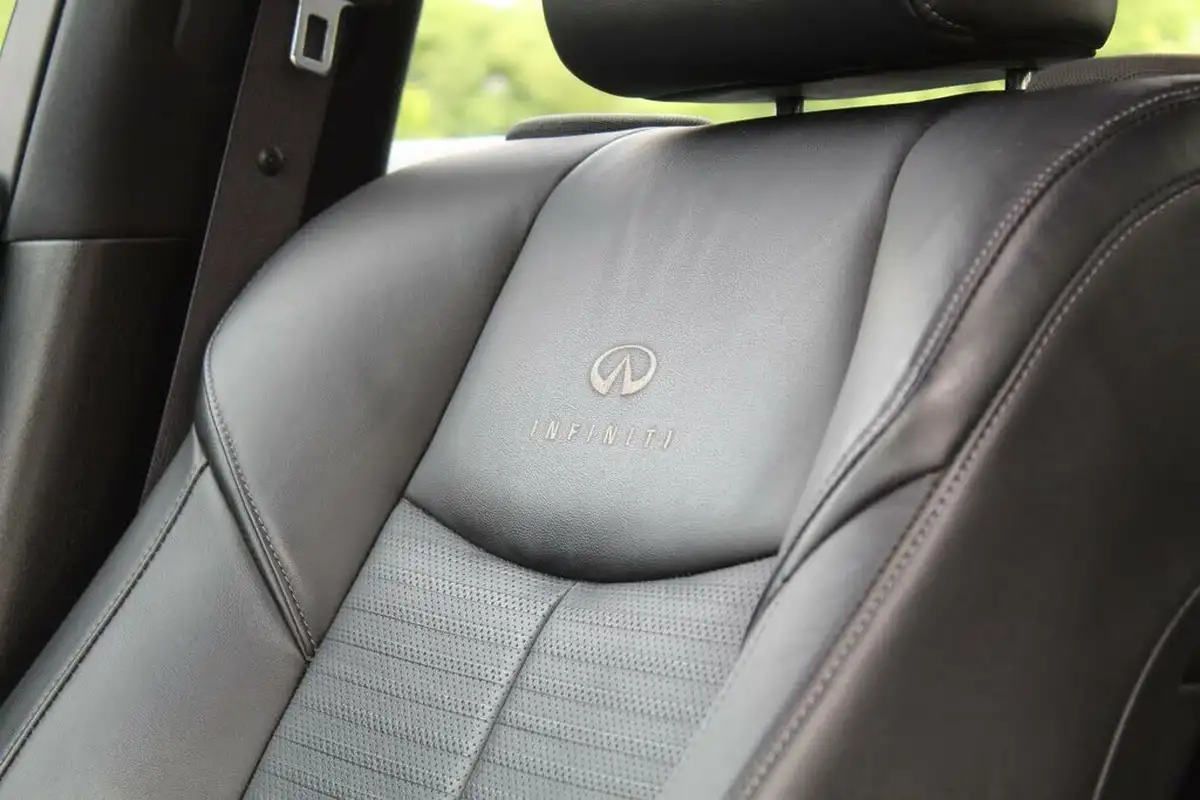 2014-infiniti-q70-35-gt-premium-hybrid-big-15