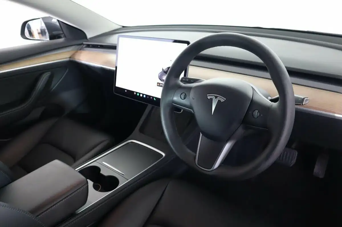 2021-tesla-model-3-e-long-range-awd-big-53