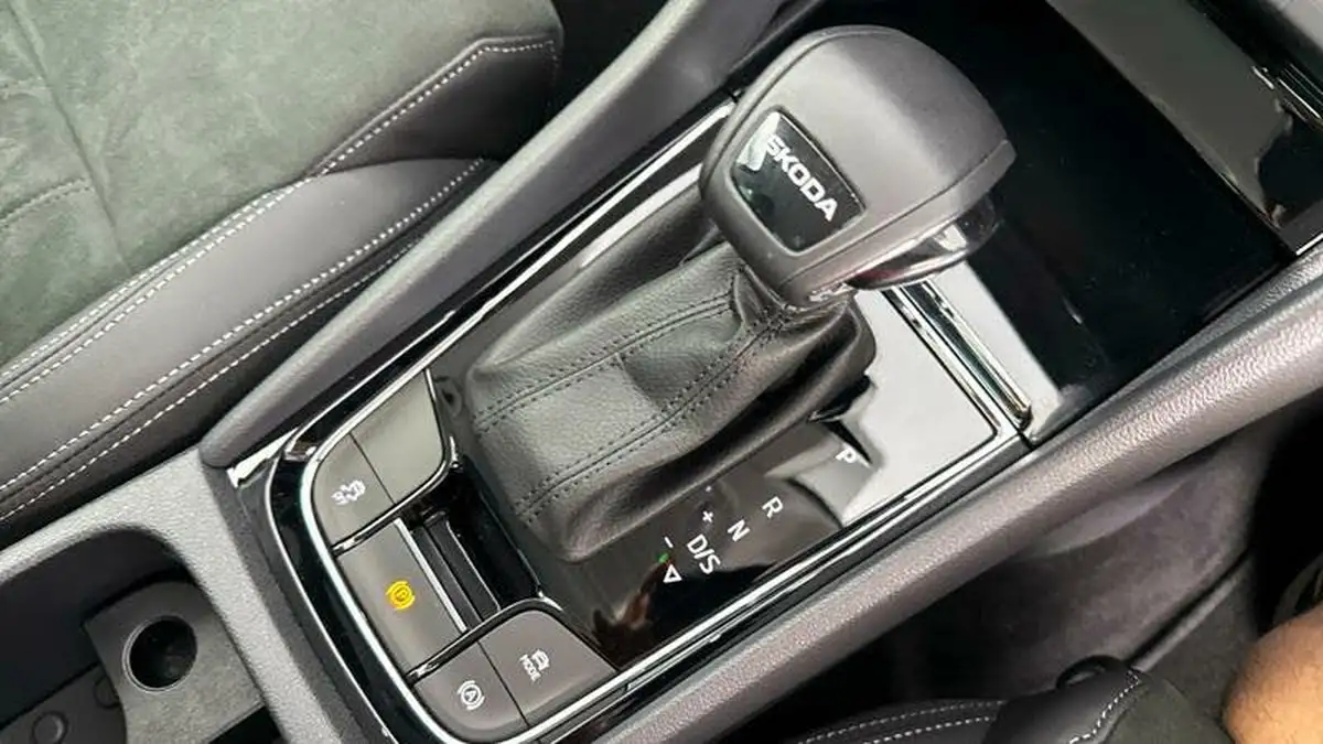 2024-skoda-karoq-15-tsi-se-l-dsg-big-24