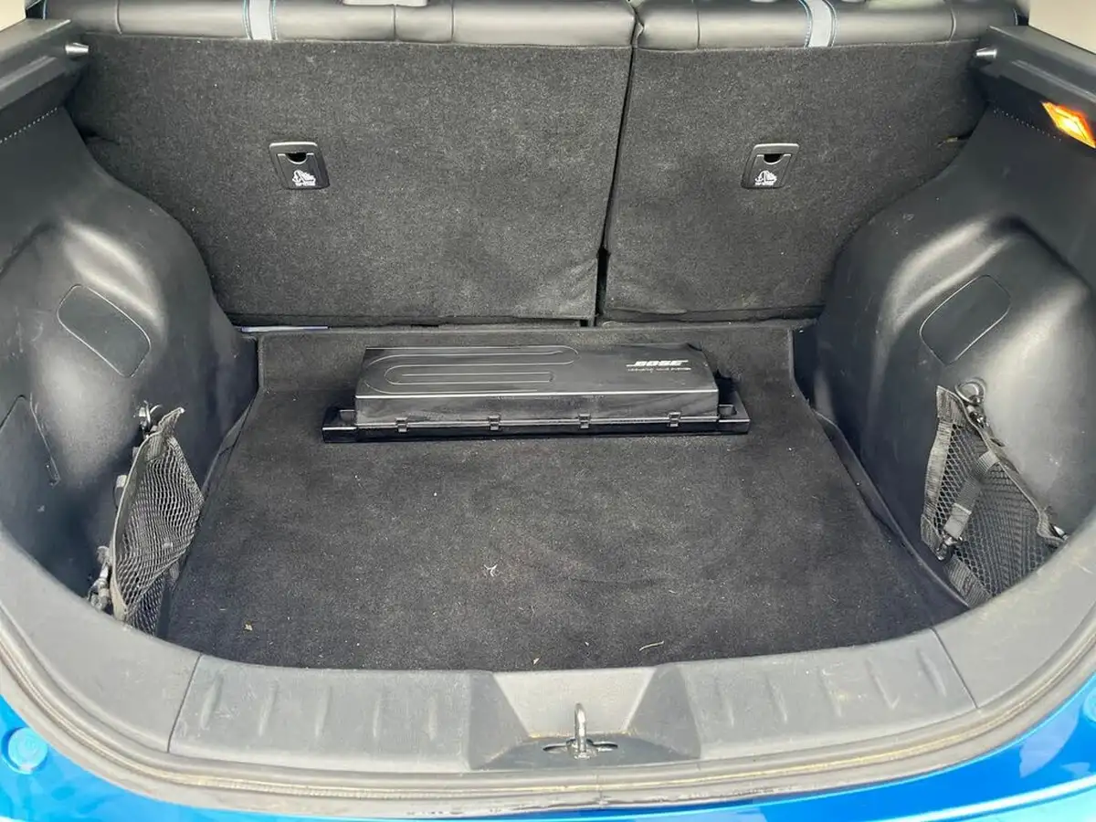 2019-nissan-leaf-e-tekna-big-11