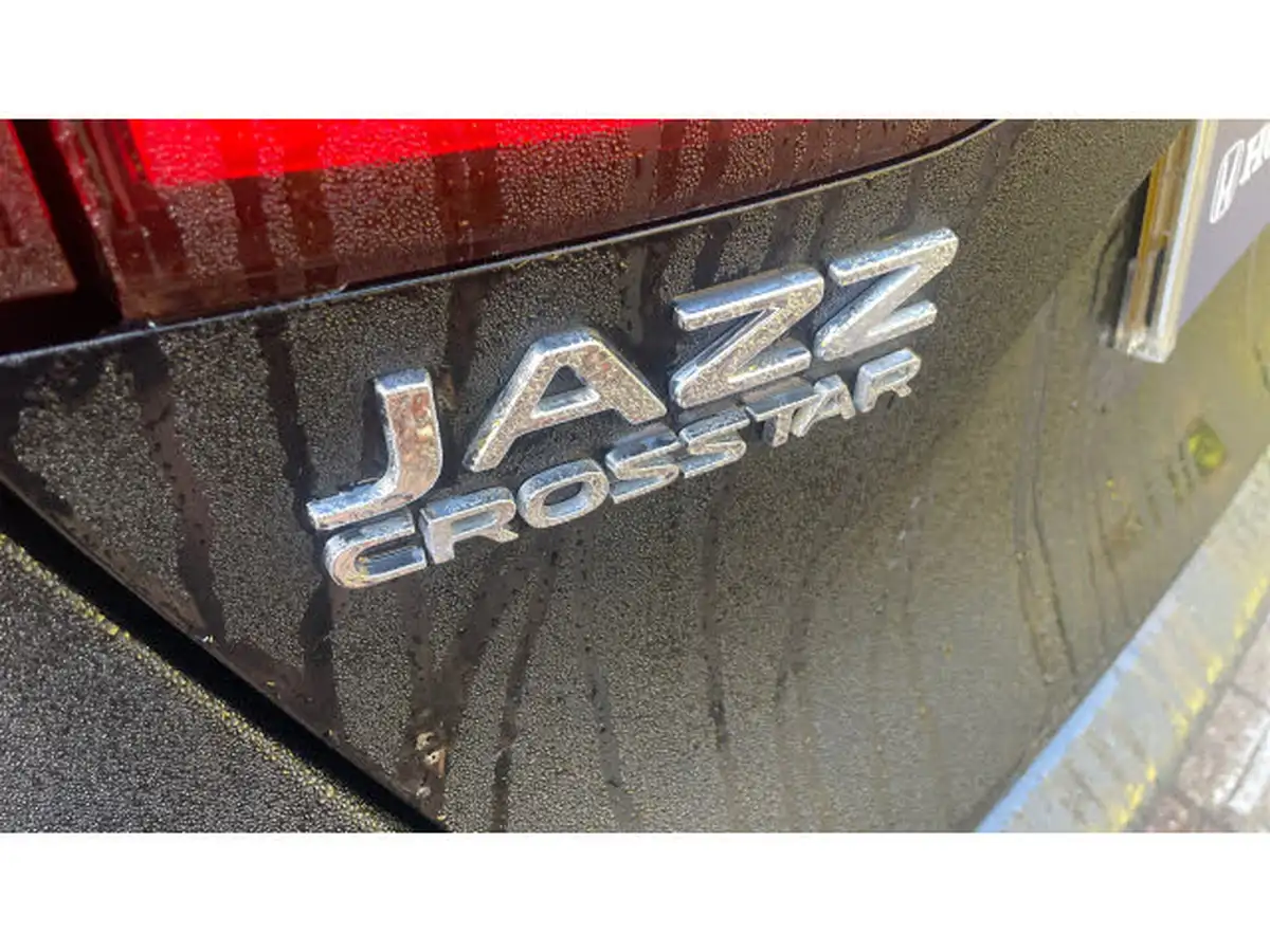 2021-honda-jazz-15-i-mmd-crosstar-ex-109ps-two-tone-big-13