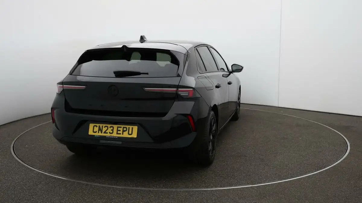 2023-vauxhall-astra-12-turbo-gs-hatchback-big-47