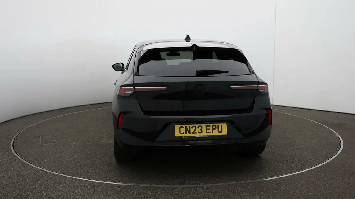 2023-vauxhall-astra-12-turbo-gs-hatchback-big-6