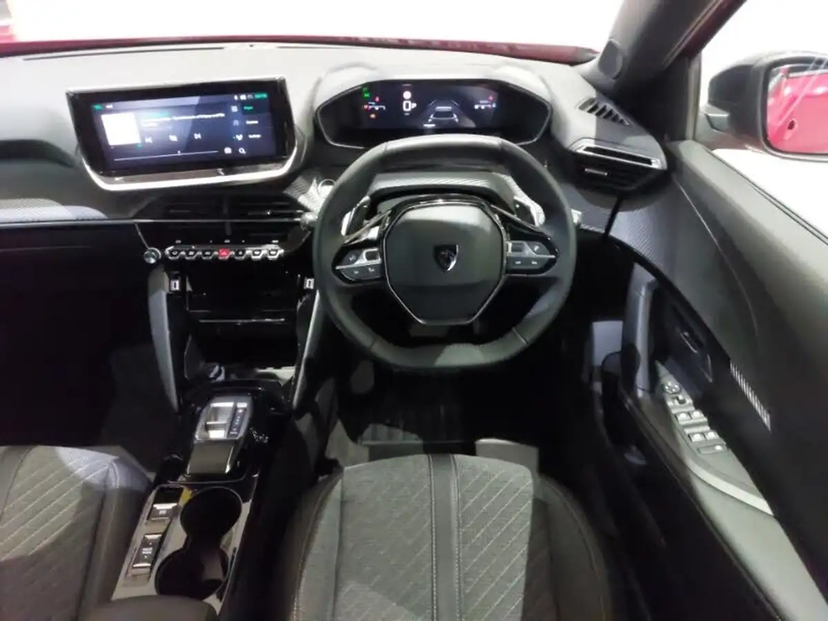 2024-peugeot-2008-suv-12-puretech-allure-130ps-eat8-big-6
