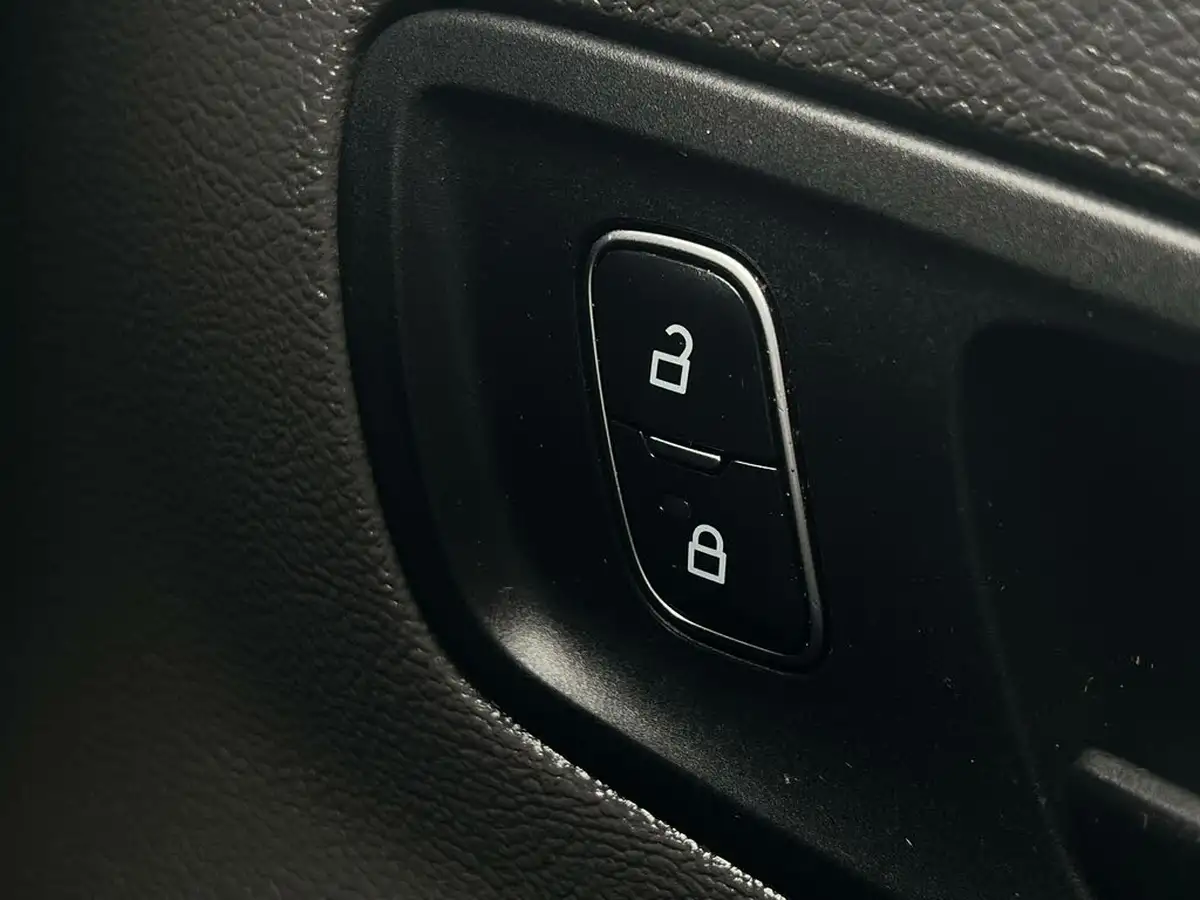 2023-ford-transit-big-32