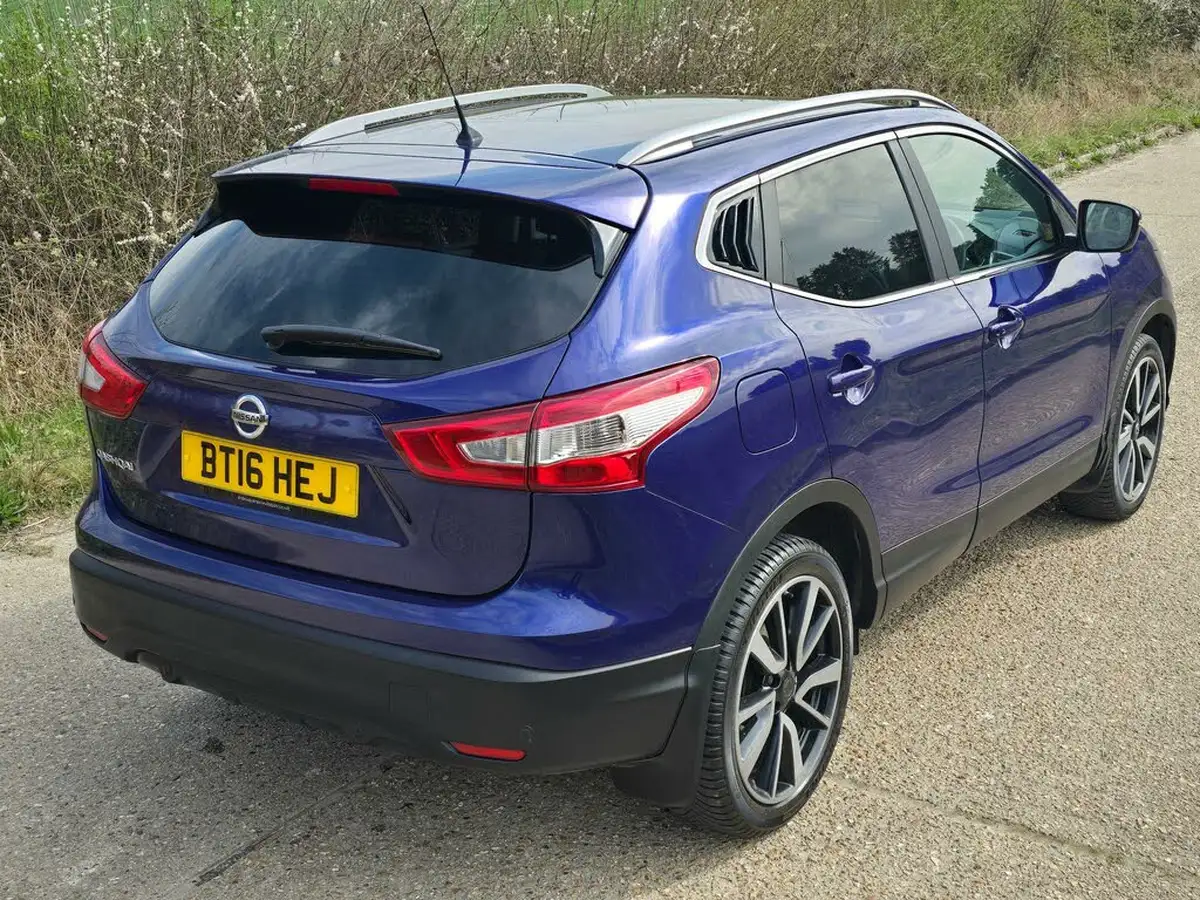 2016-nissan-qashqai-12-dig-t-tekna-big-12