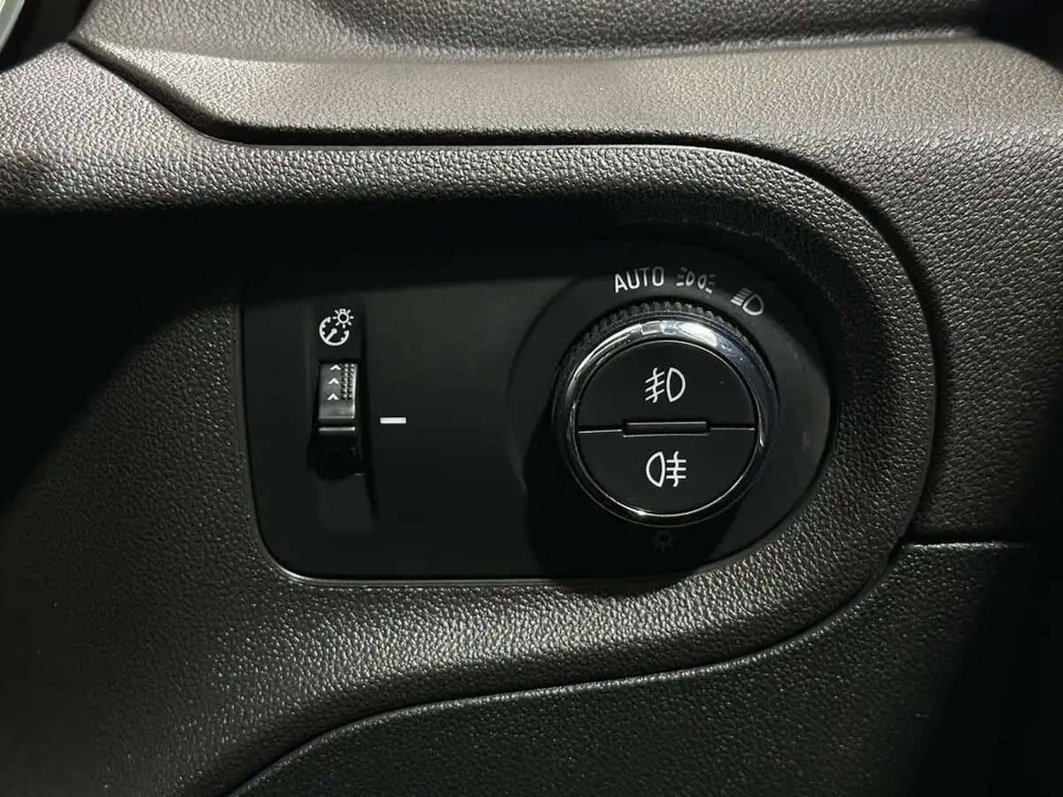 2019-vauxhall-grandland-x-15td-elite-nav-ss-blueinjection-big-15