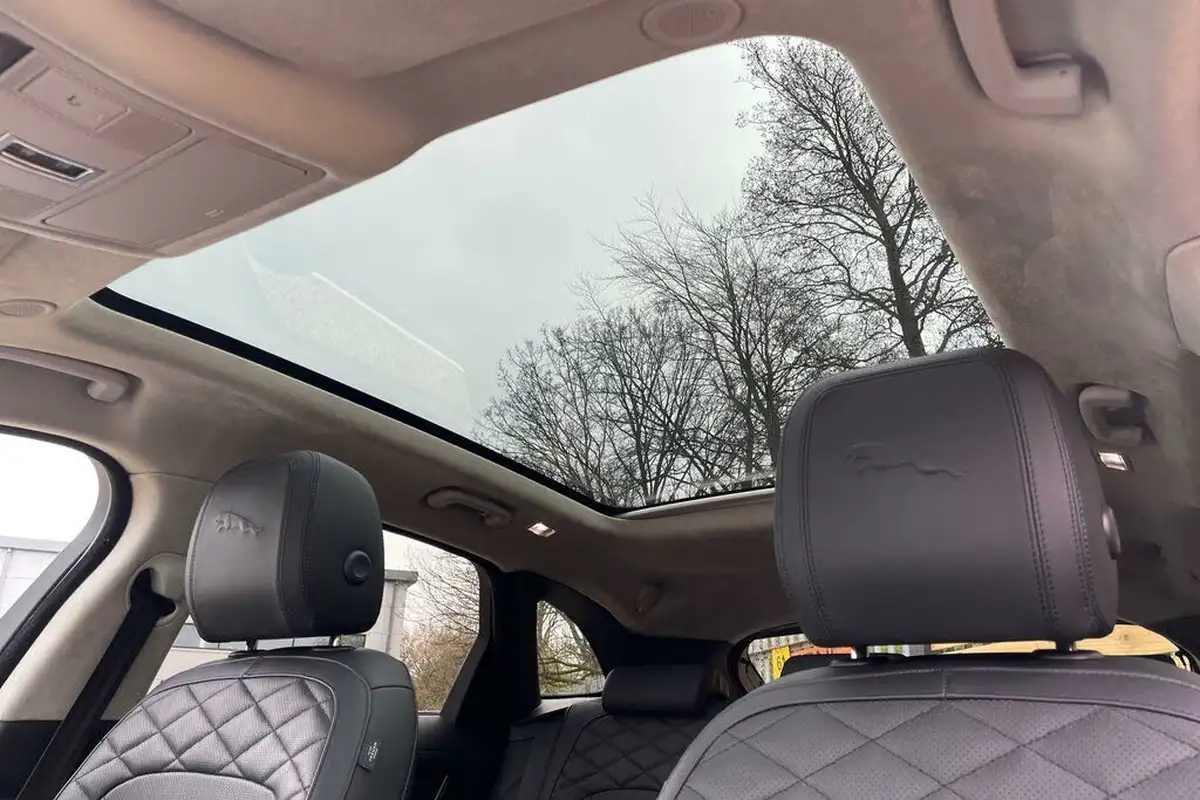 2021-jaguar-f-pace-20-d200-hse-mhev-big-28