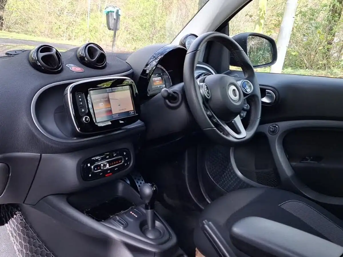 2020-smart-fortwo-eq-pulse-premium-coupe-big-10