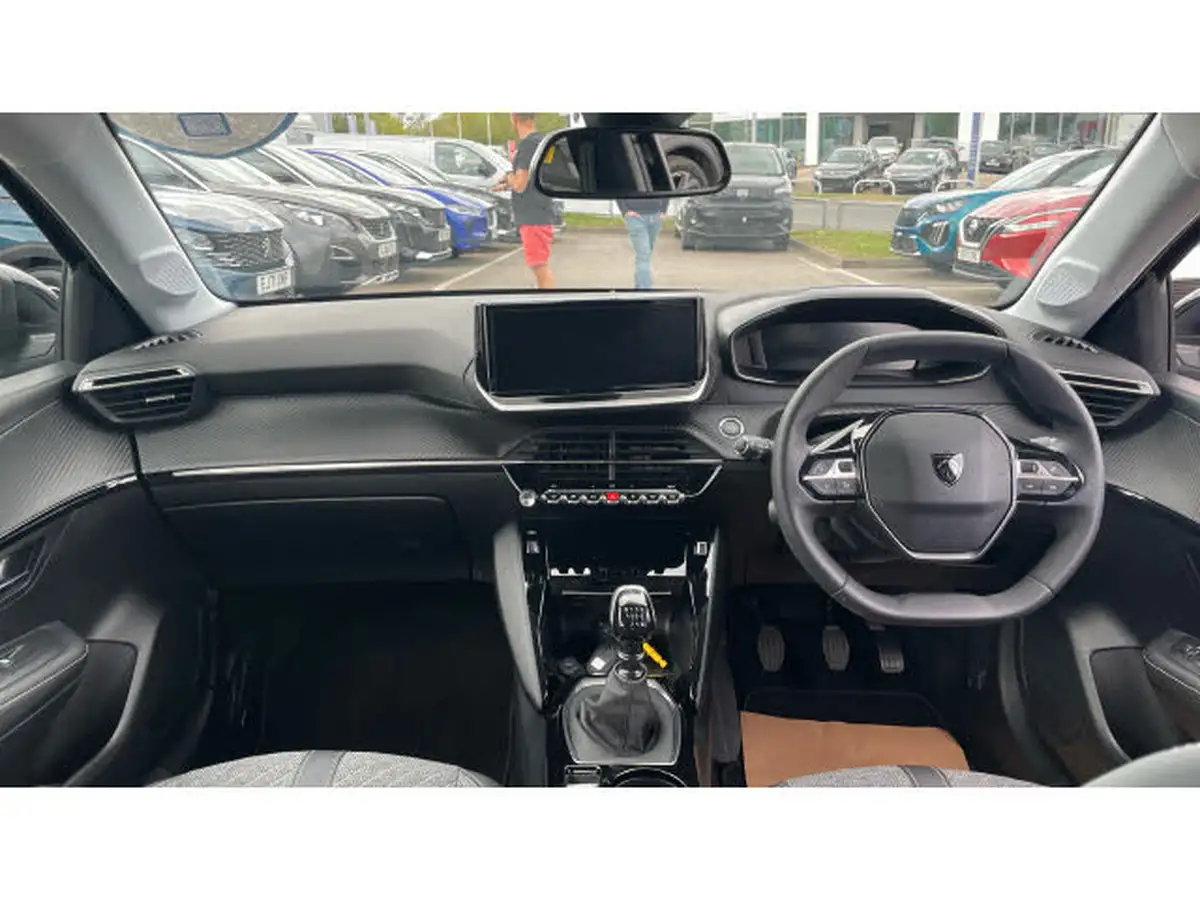2024-peugeot-208-12-puretech-allure-big-9