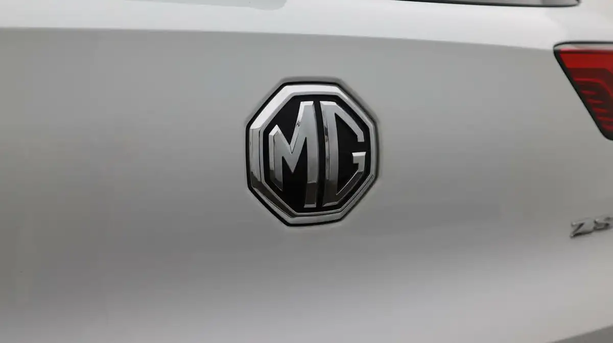 2020-mg-zs-suv-e-exclusive-ev-big-21