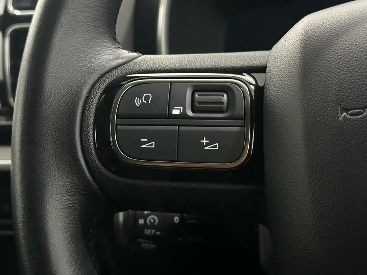 2021-citroen-c5-aircross-12-puretech-flair-big-11