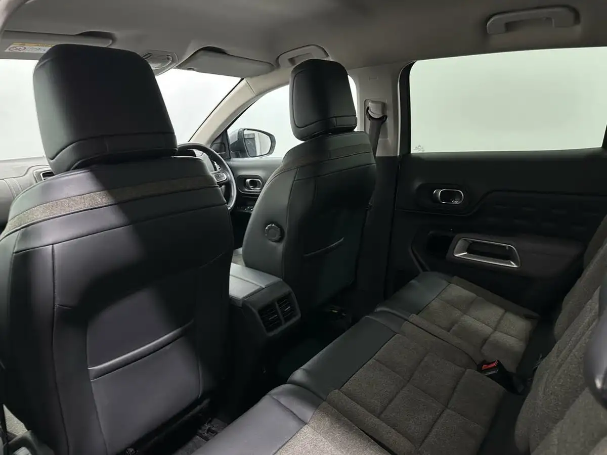 2021-citroen-c5-aircross-12-puretech-flair-big-35