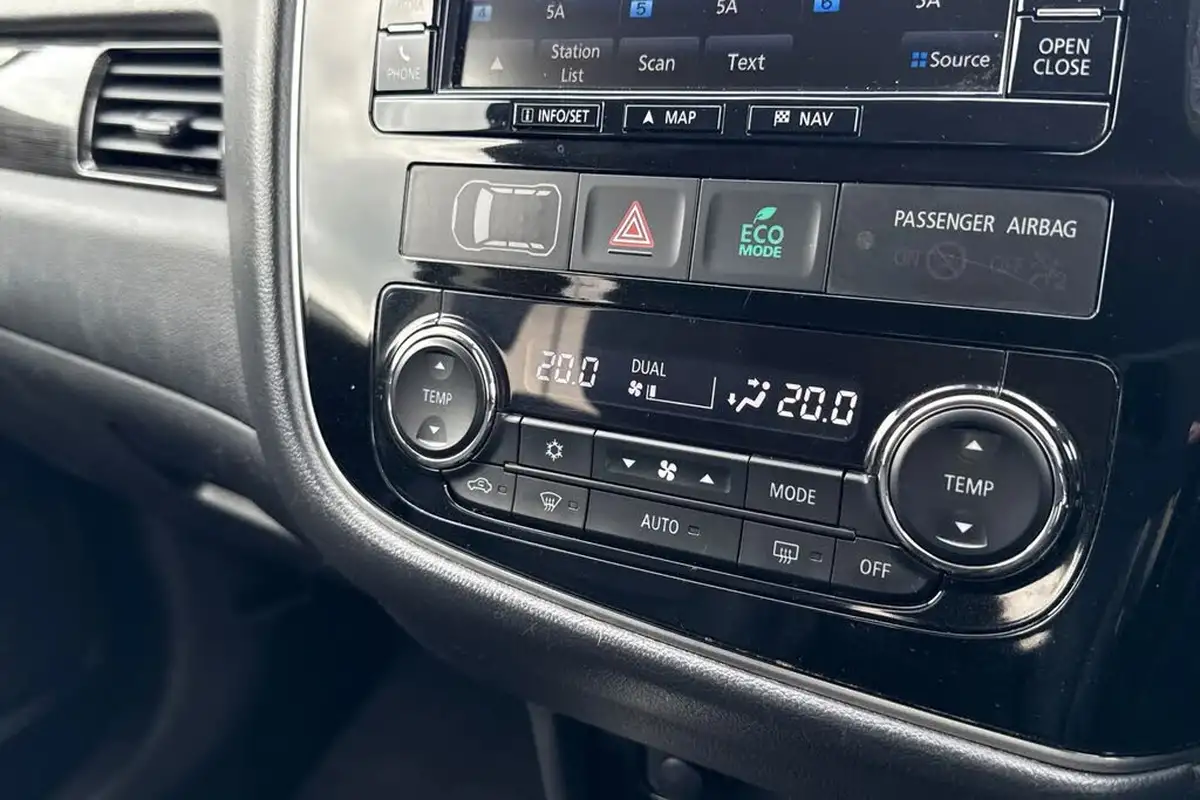 2017-mitsubishi-outlander-22di-d-4-auto-big-21