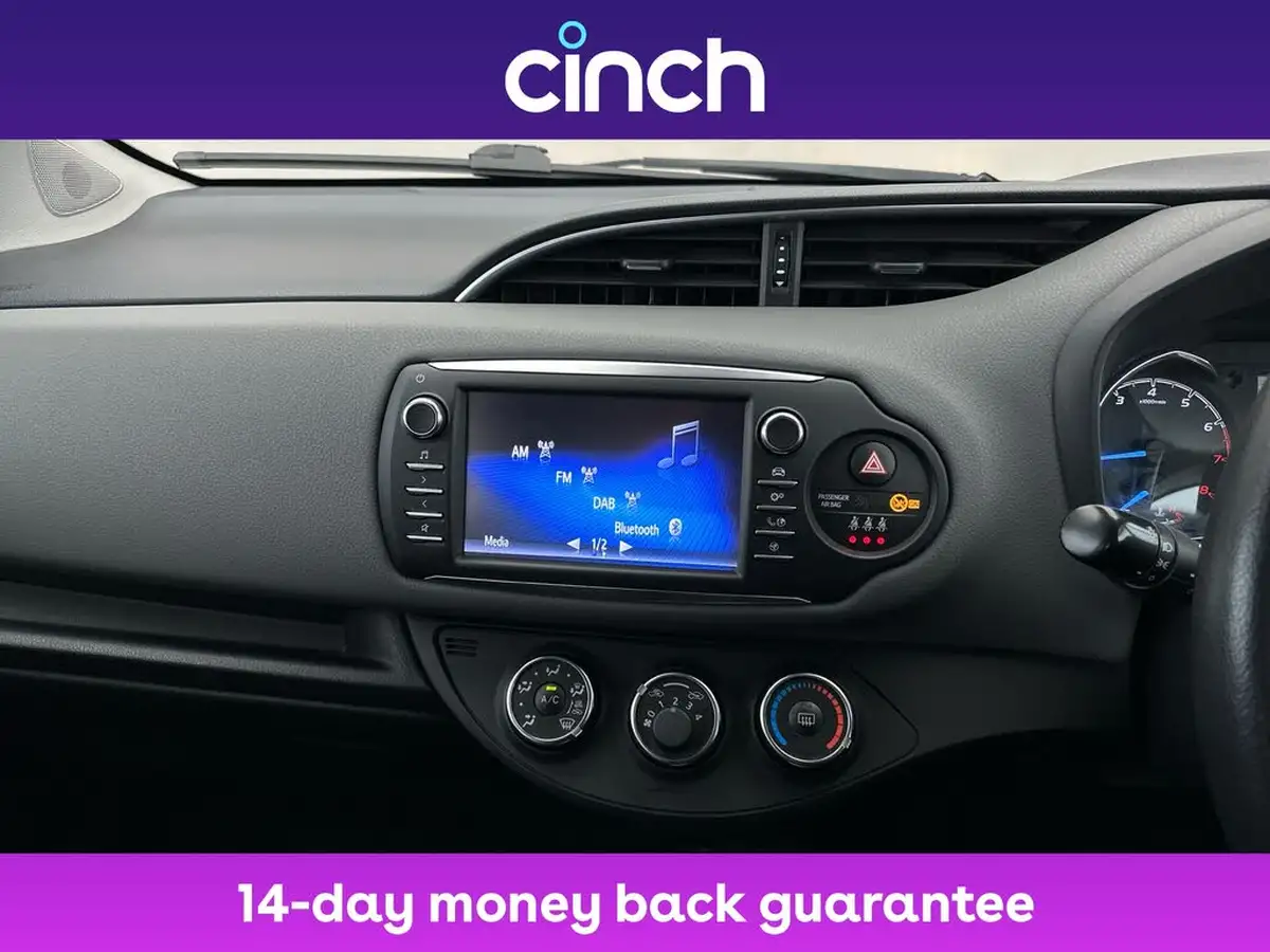 2018-toyota-yaris-15-vvt-i-icon-navi-big-11
